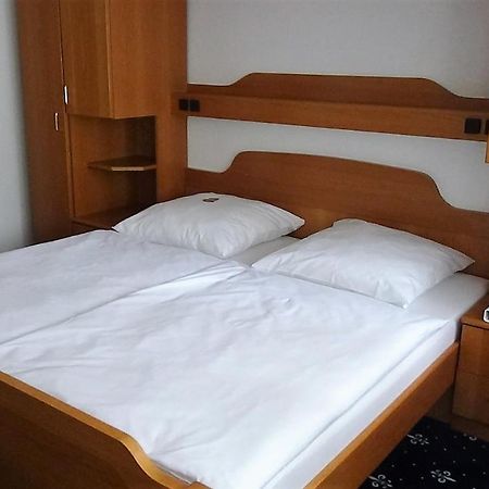 Hotel Zur Traube باد هومبرغ فور دير هوه المظهر الخارجي الصورة