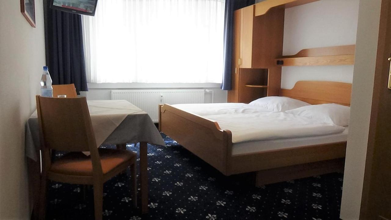 Hotel Zur Traube باد هومبرغ فور دير هوه المظهر الخارجي الصورة