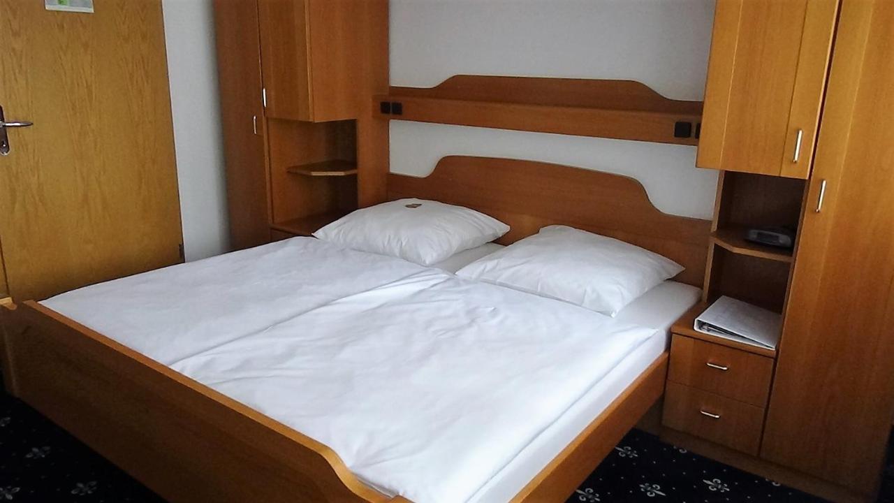 Hotel Zur Traube باد هومبرغ فور دير هوه المظهر الخارجي الصورة