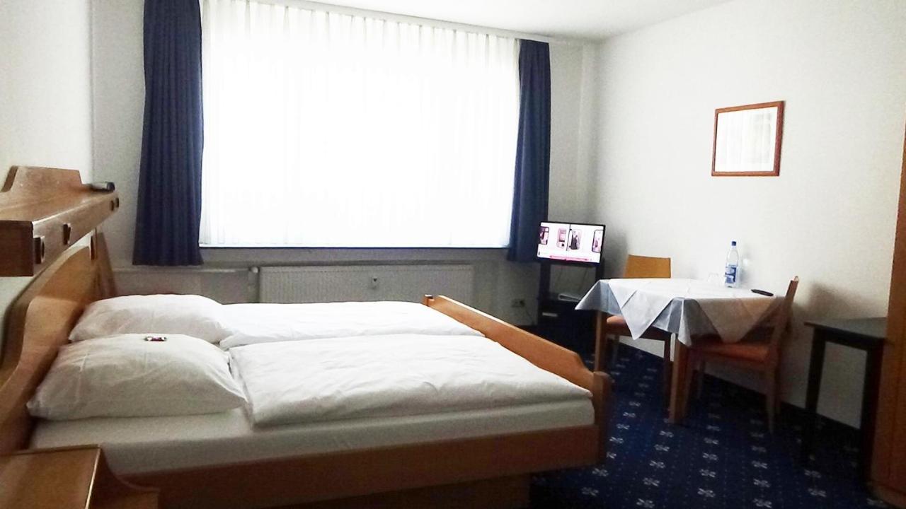 Hotel Zur Traube باد هومبرغ فور دير هوه المظهر الخارجي الصورة