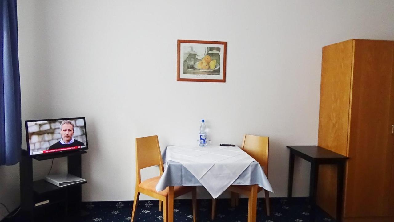 Hotel Zur Traube باد هومبرغ فور دير هوه المظهر الخارجي الصورة