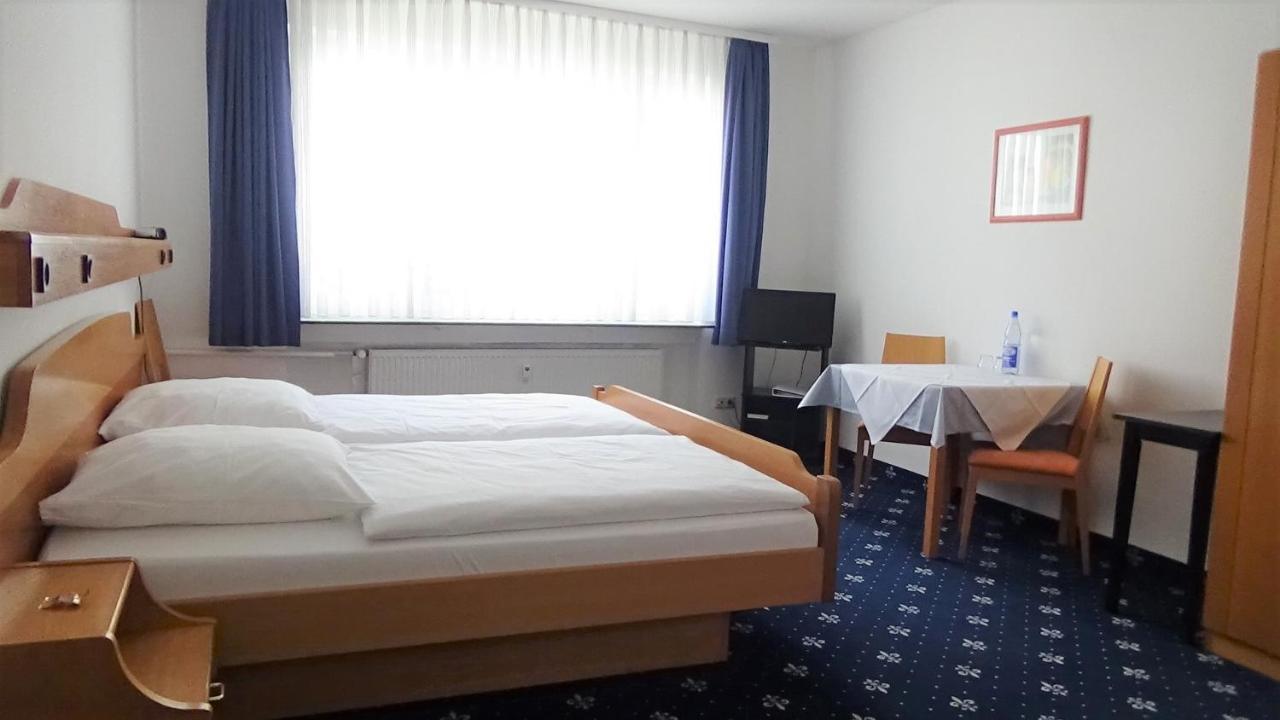 Hotel Zur Traube باد هومبرغ فور دير هوه المظهر الخارجي الصورة